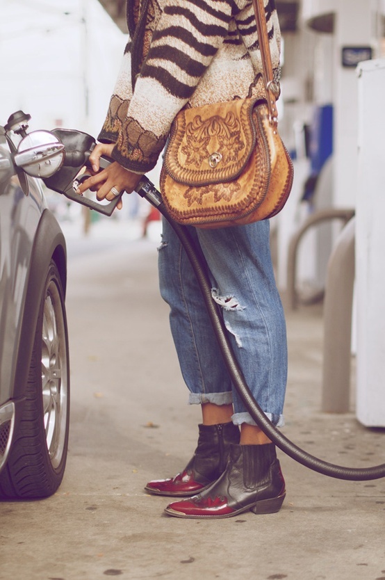 ankle boots | Girlfriend is Better | Western fashion skinny jeans vintage purse leather hand stamped accessories